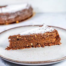 Lade das Bild in den Galerie-Viewer, Schoko-Haselnuss Kuchen
